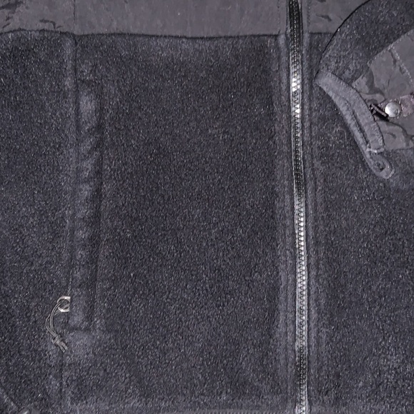 Women’s Black North Face Jacket - Picture 4 of 4